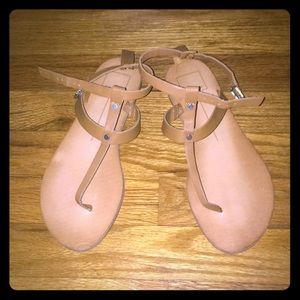 Dolce Vita tan summer sandals!